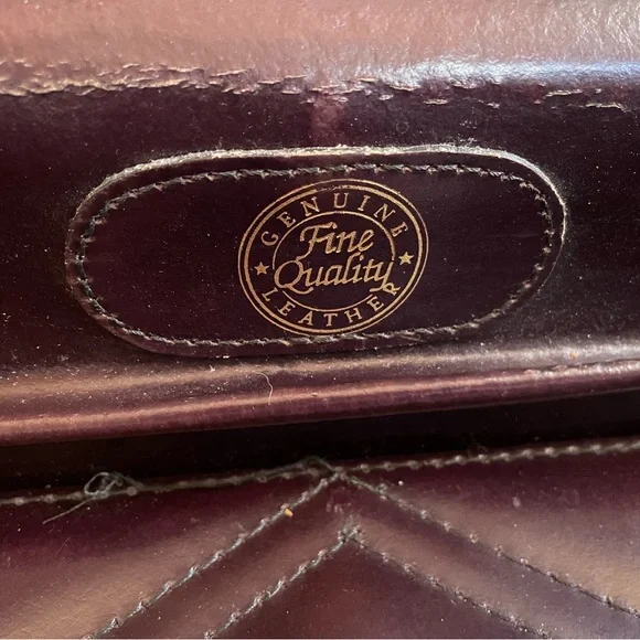 Vintage genuine Leather Briefcase old school Brown has lock hard case - Picture 3 of 10